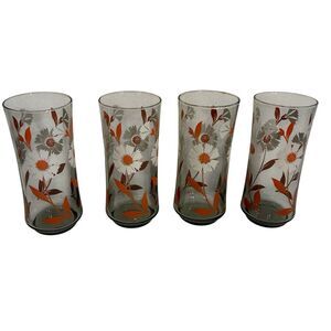 Vintage 4 Piece Set Of Drinking Glasses. Smokey Gray w/Glasses W/ Daises.